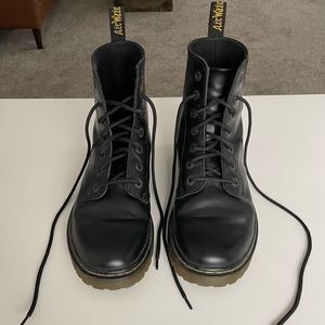 Dr. Martens Luana